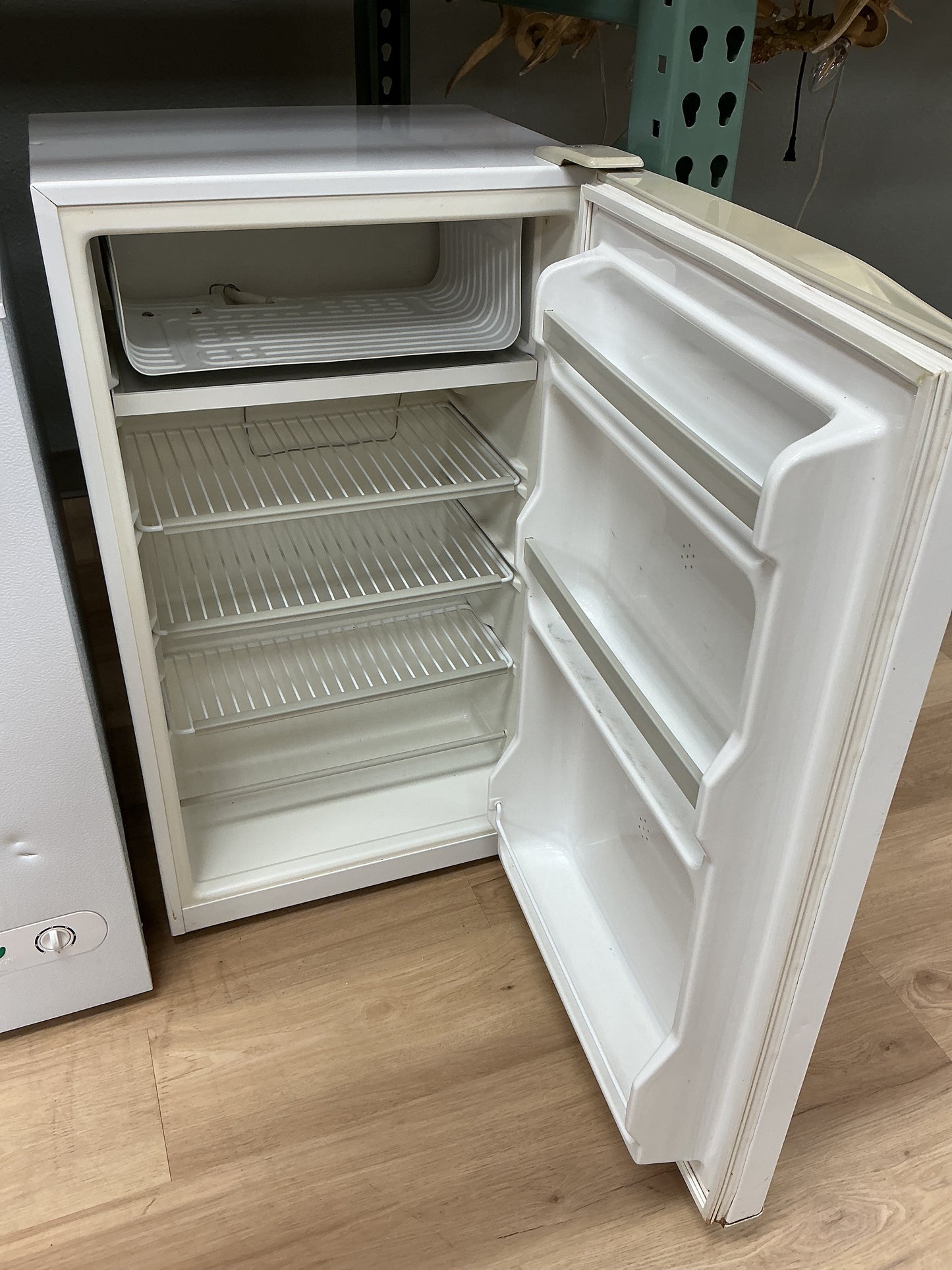 Hailer 4.0 cu.ft Compact Refrigerator