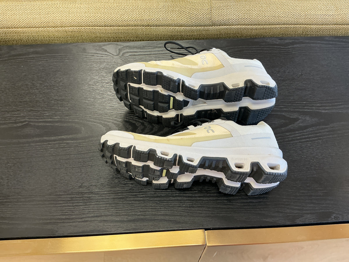On Cloud Running Waterproof Low Profile