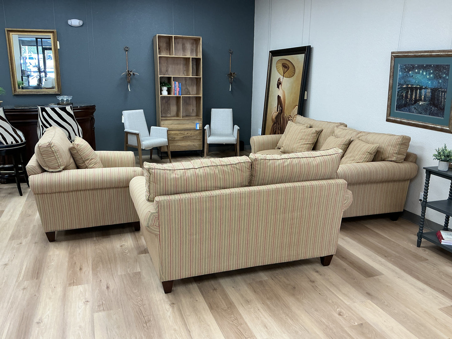 Classic 4 pc Living Room Set