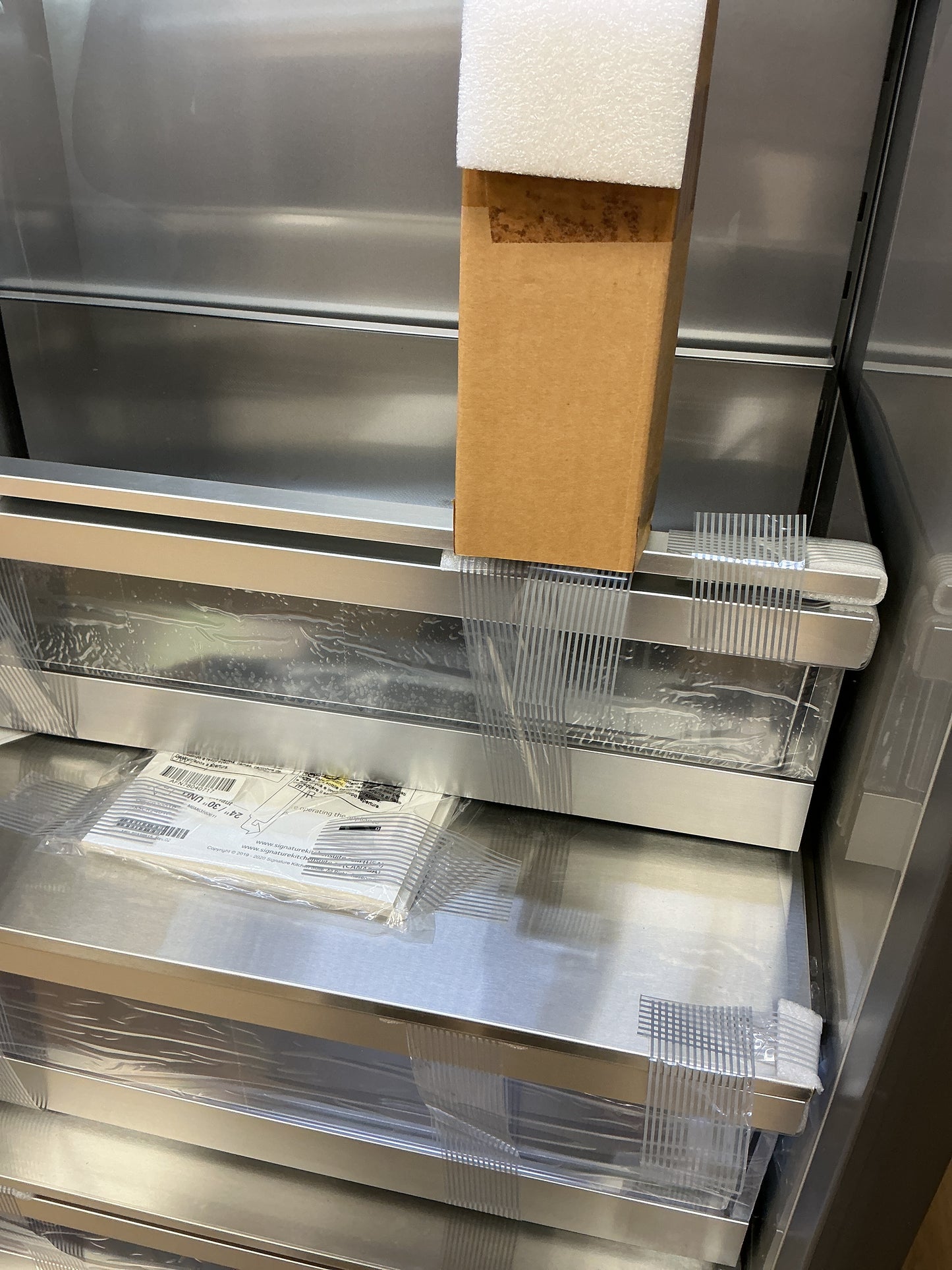 SKS 30” Integrated Column Refrigerator