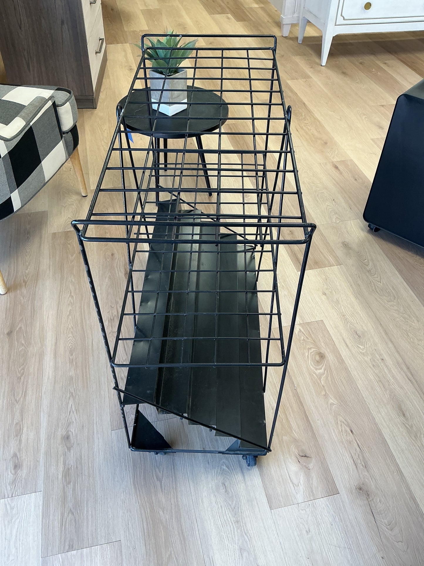 Roll Wire 60 Slot Map Holder