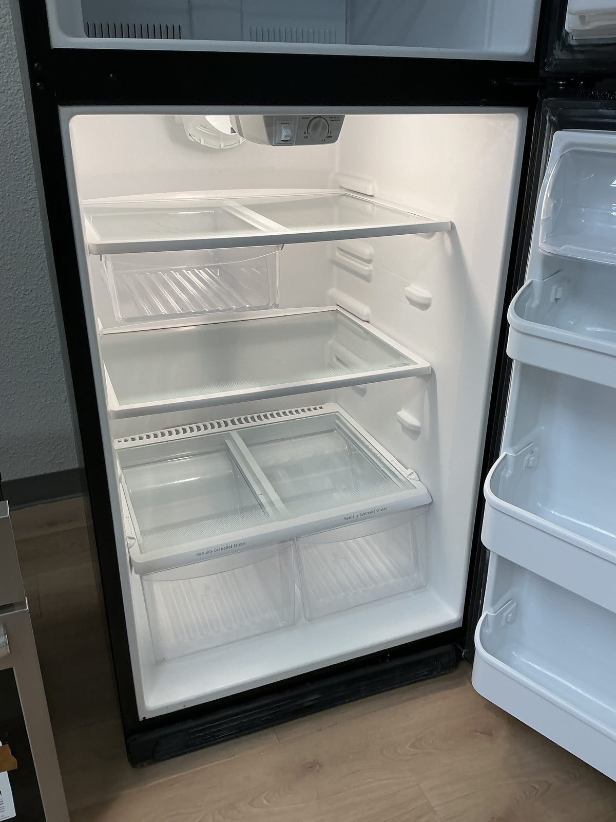 FRIGIDAIRE 20.5 cubic ft. Refrigerator