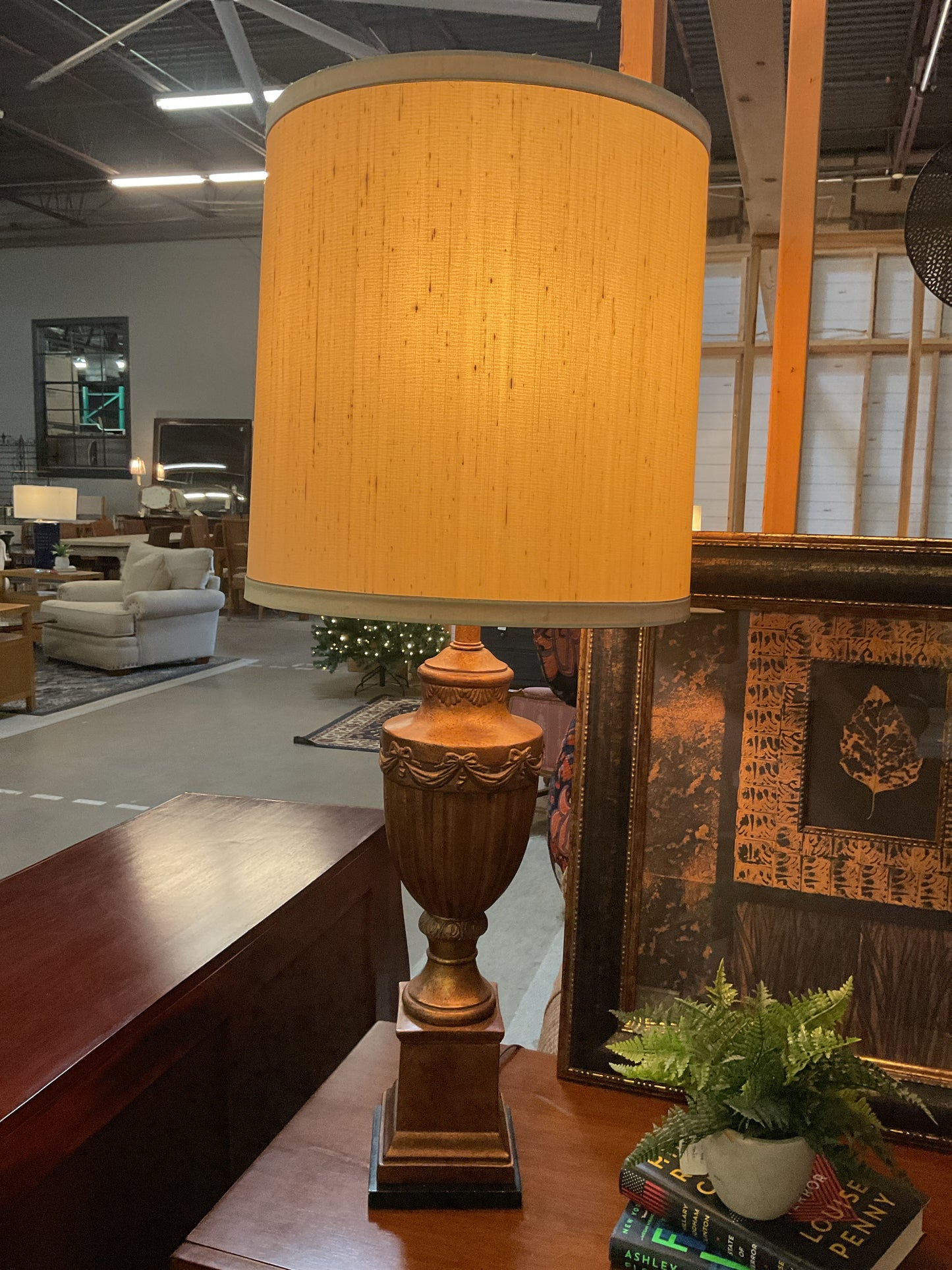 Vintage 3-Way Lamp w/Shade