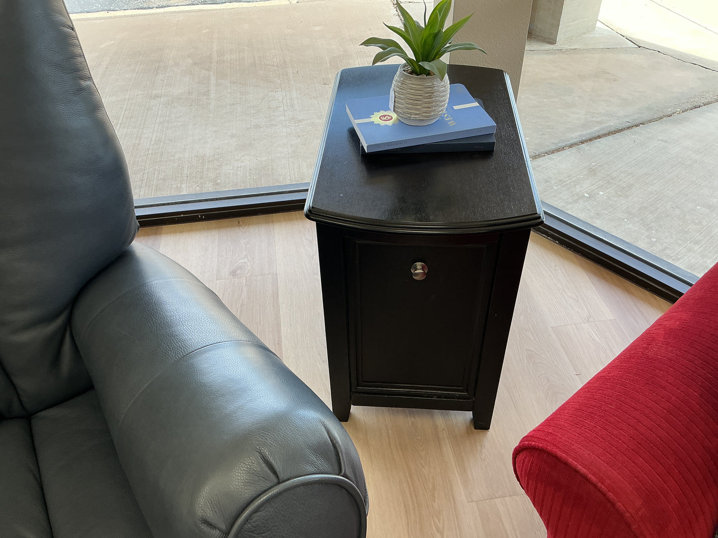 Black Wood End Table w/Pull Down Drawer