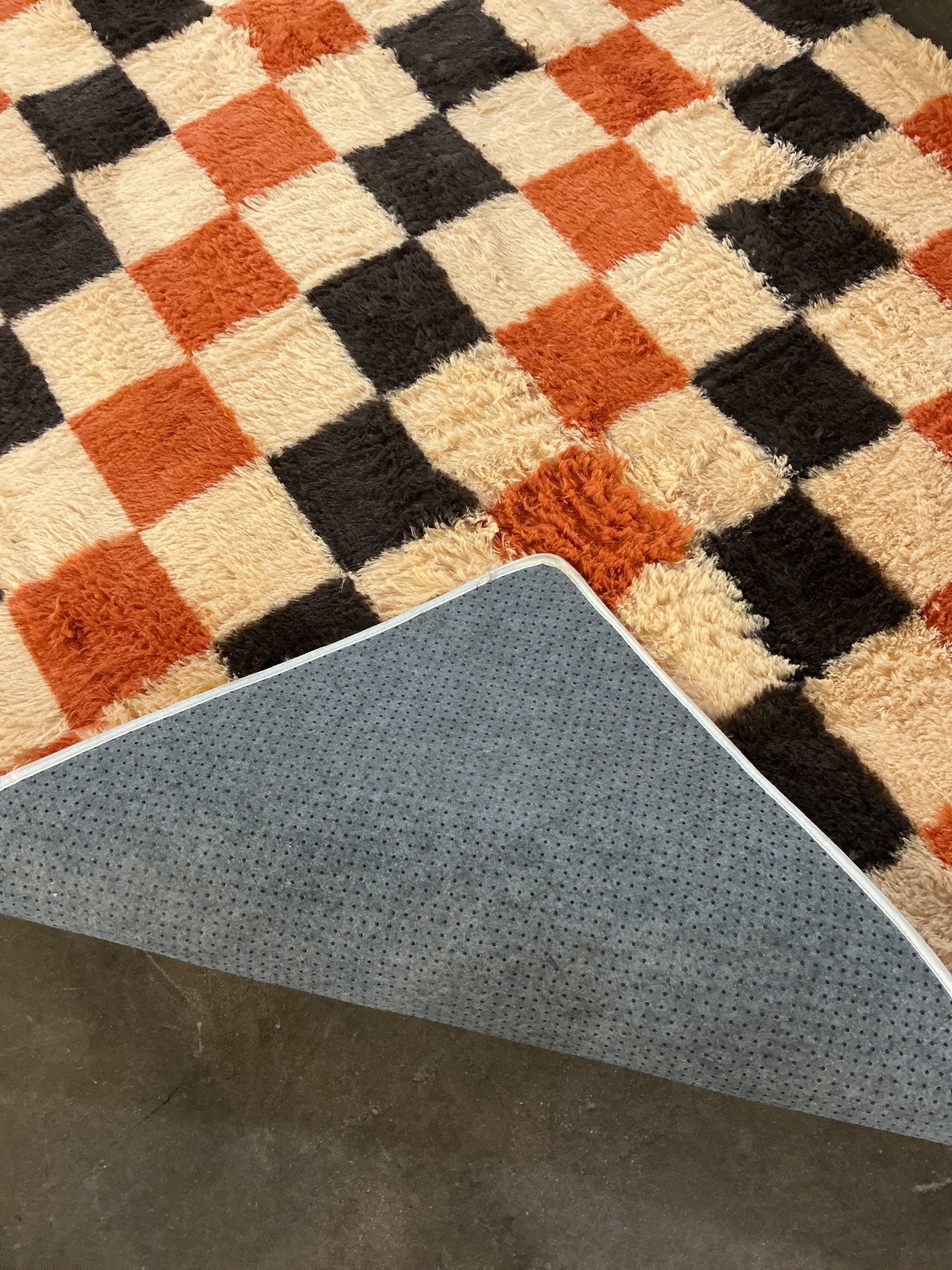 Checkered Shag 5x7 Indoor Area Rug