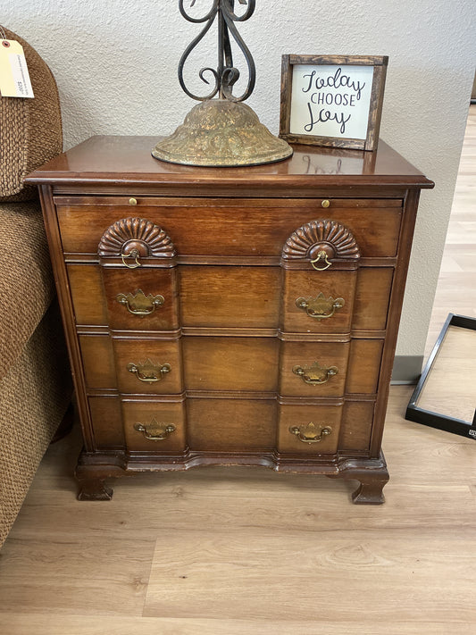 Solid Mahogany Traditional Gentleman’s Chest