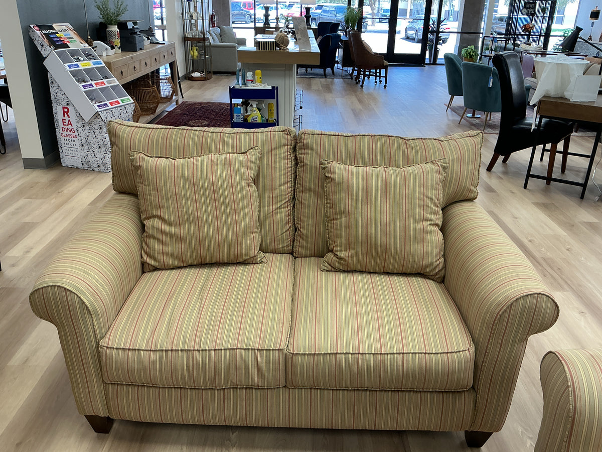 Classic 4 pc Living Room Set