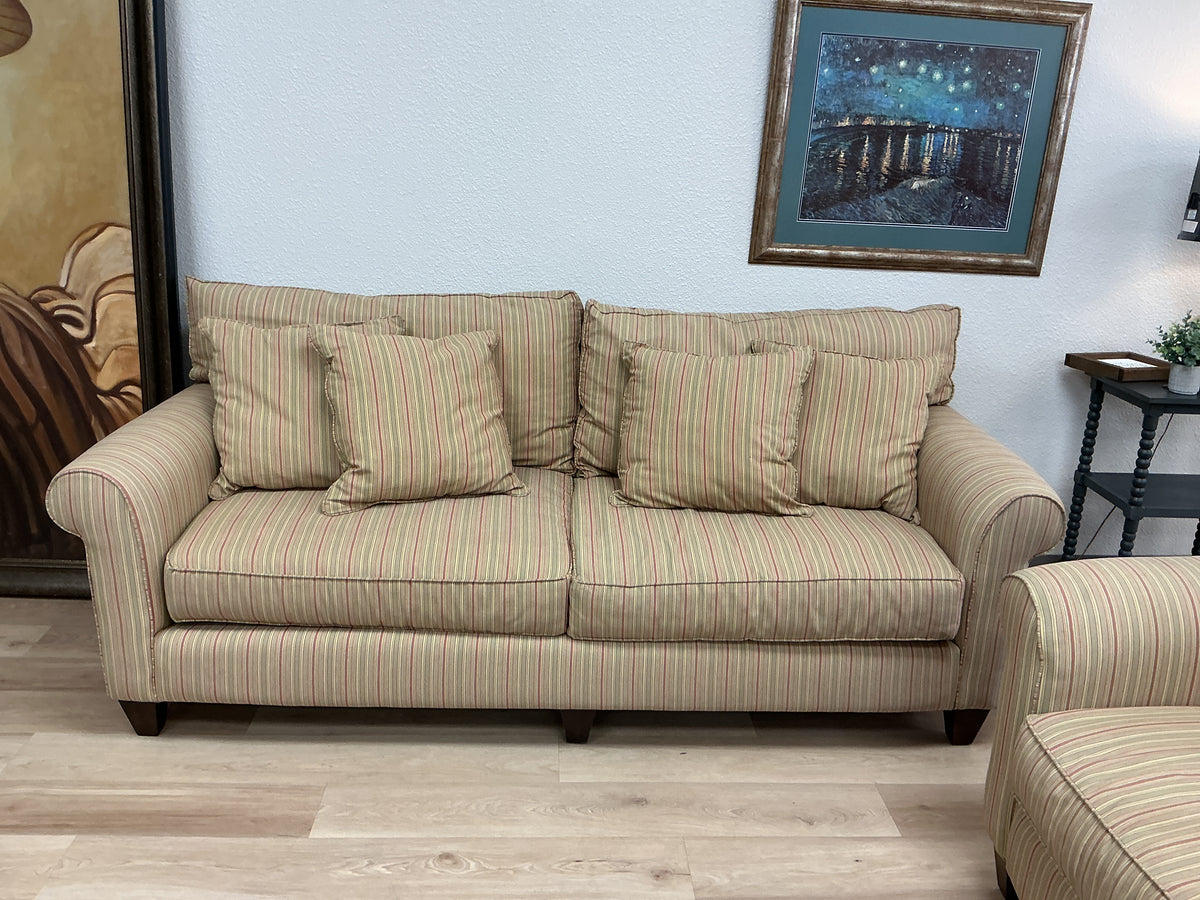 Classic 4 pc Living Room Set