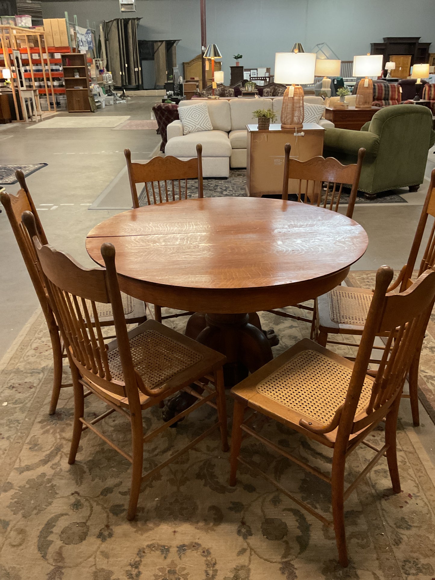 Antique Round Dining Table w/6 Canned Bottom Chairs & 2 Leafs