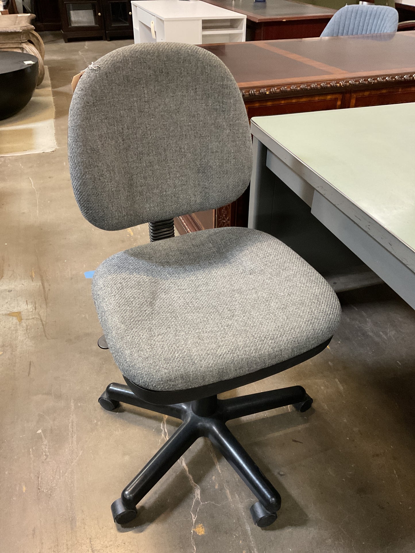 Adjustable Work Station Desk Chair