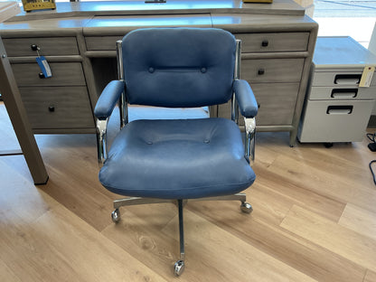 Late 20th Century Modern Swivel Chair