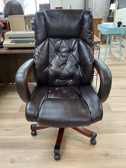 Tufted Leather Executive Office Chair