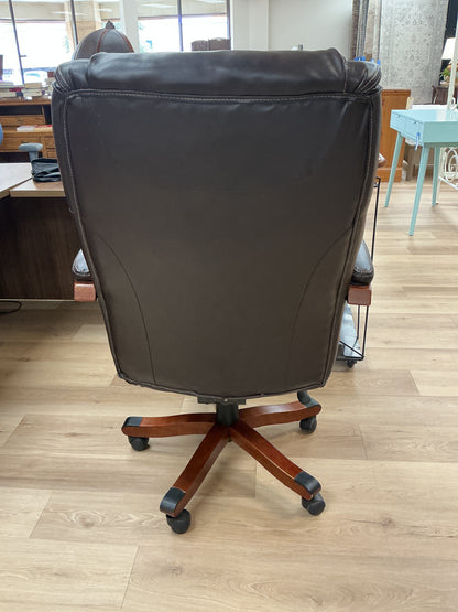 Tufted Leather Executive Office Chair