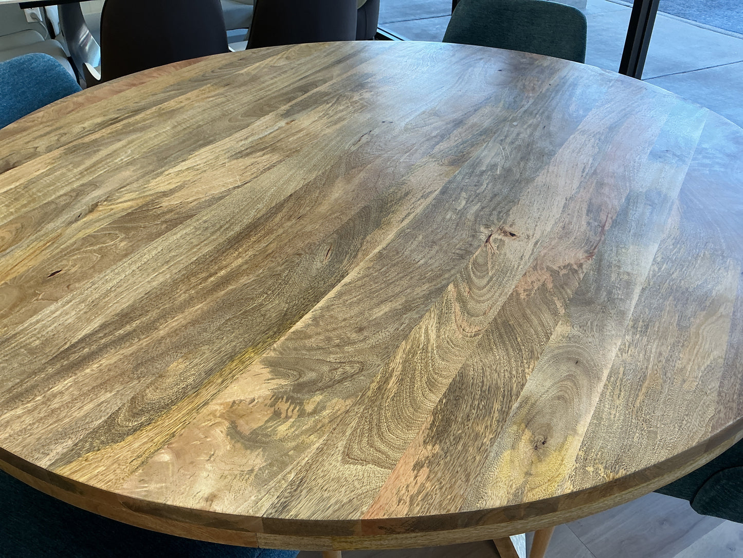 Crossings Amber 60” Round Dining Table
