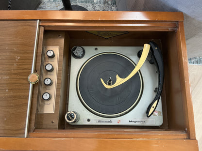 Magnavox Micromatic Record Player