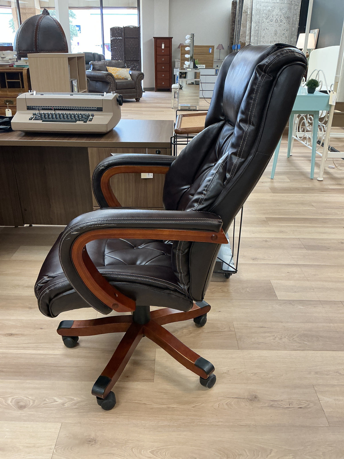 Tufted Leather Executive Office Chair