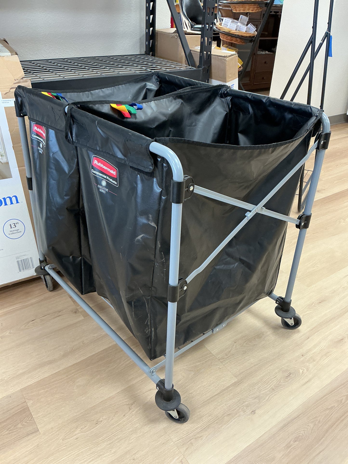Rubbermaid Collapsible Cart