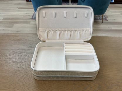 Straw-Textured Jewelry Box