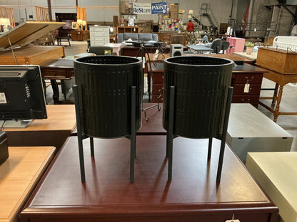 Ridge Textured Metal Pedestal Planter