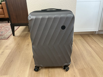 BAGSMART 24 inch Hard Shell Luggage w/ Spinner Wheels