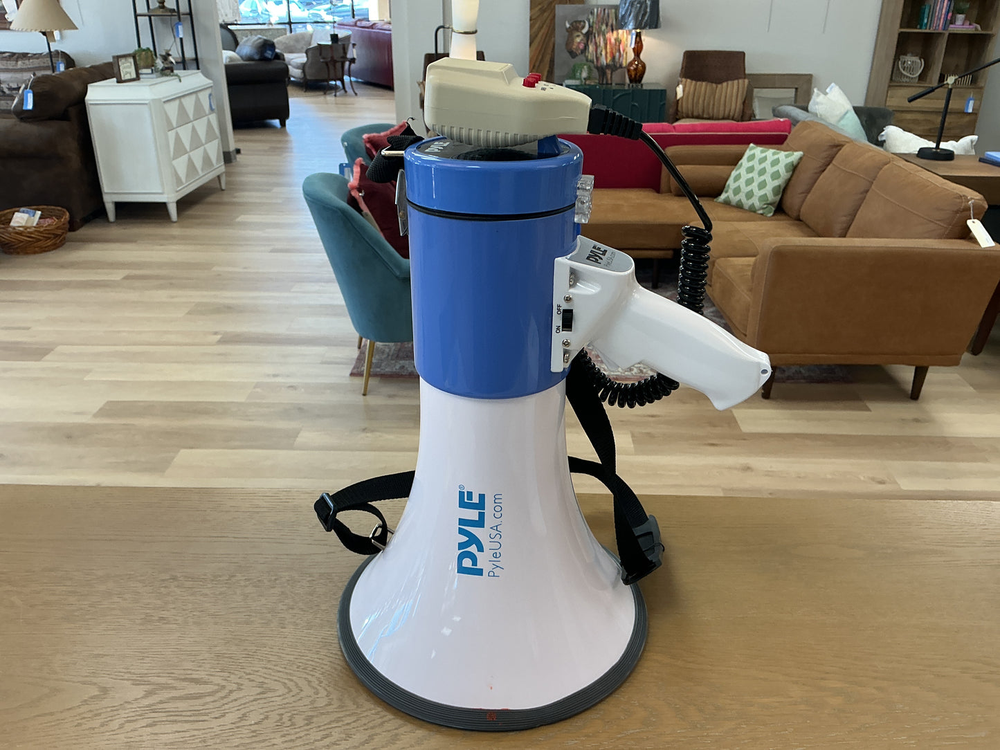 Pyle Megaphone w/Rechargeable Battery