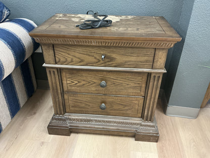 Renaissance 3 Drawer Nightstand