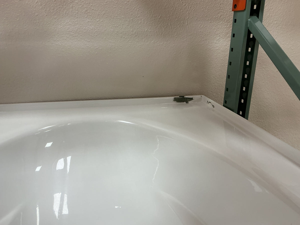 Kohler Windward 60” White Acrylic Alcove Soaking Bathtub