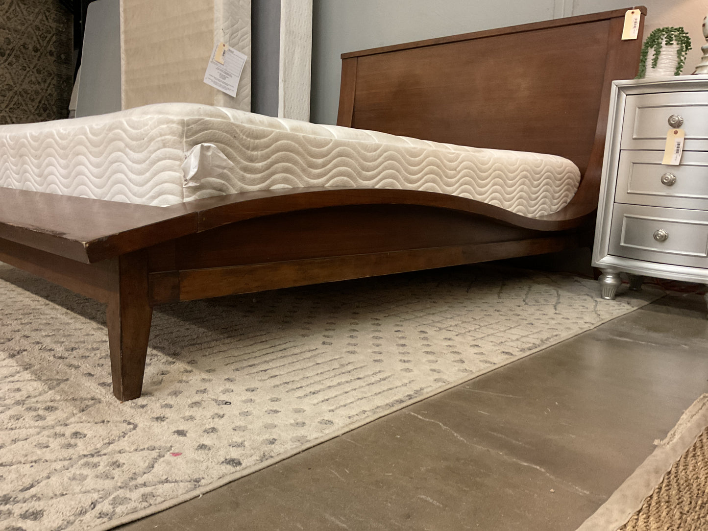 Queen Sleigh Bed