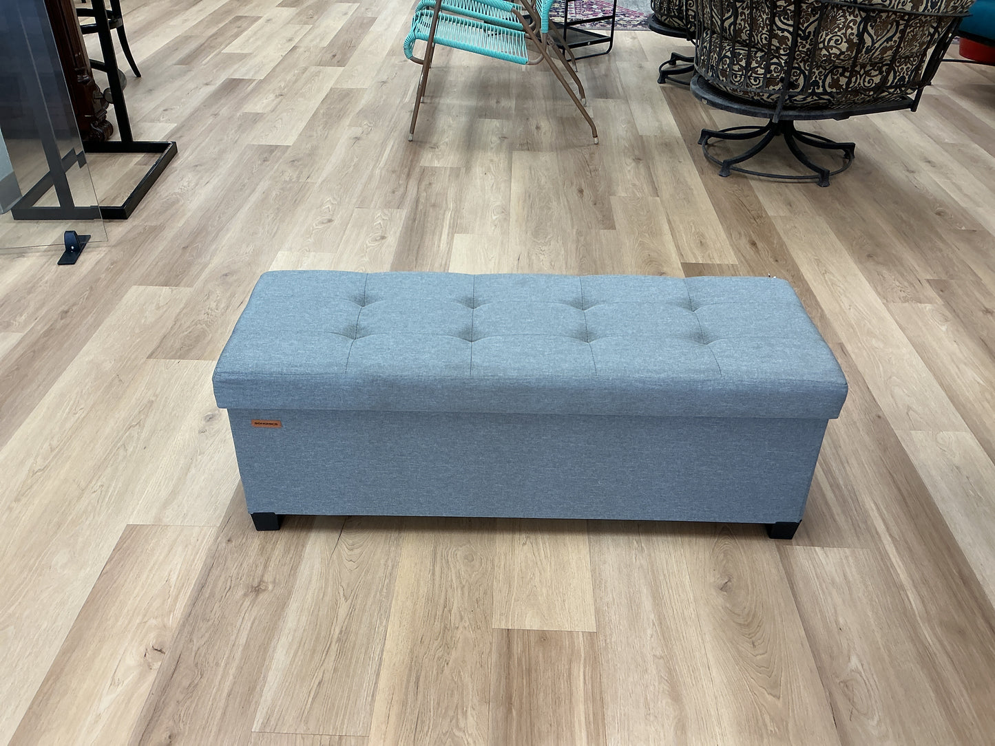 Foldable Tufted Linen Storage Ottoman