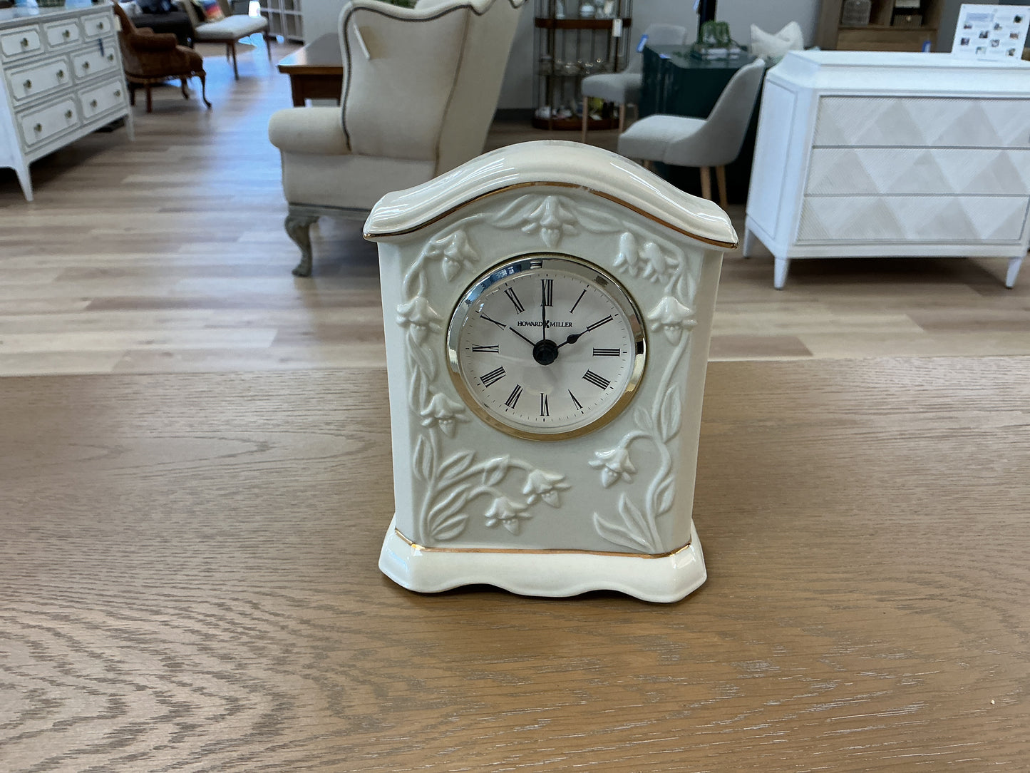 Vintage Howard Miller Porcelain Desk/Mantel Clock