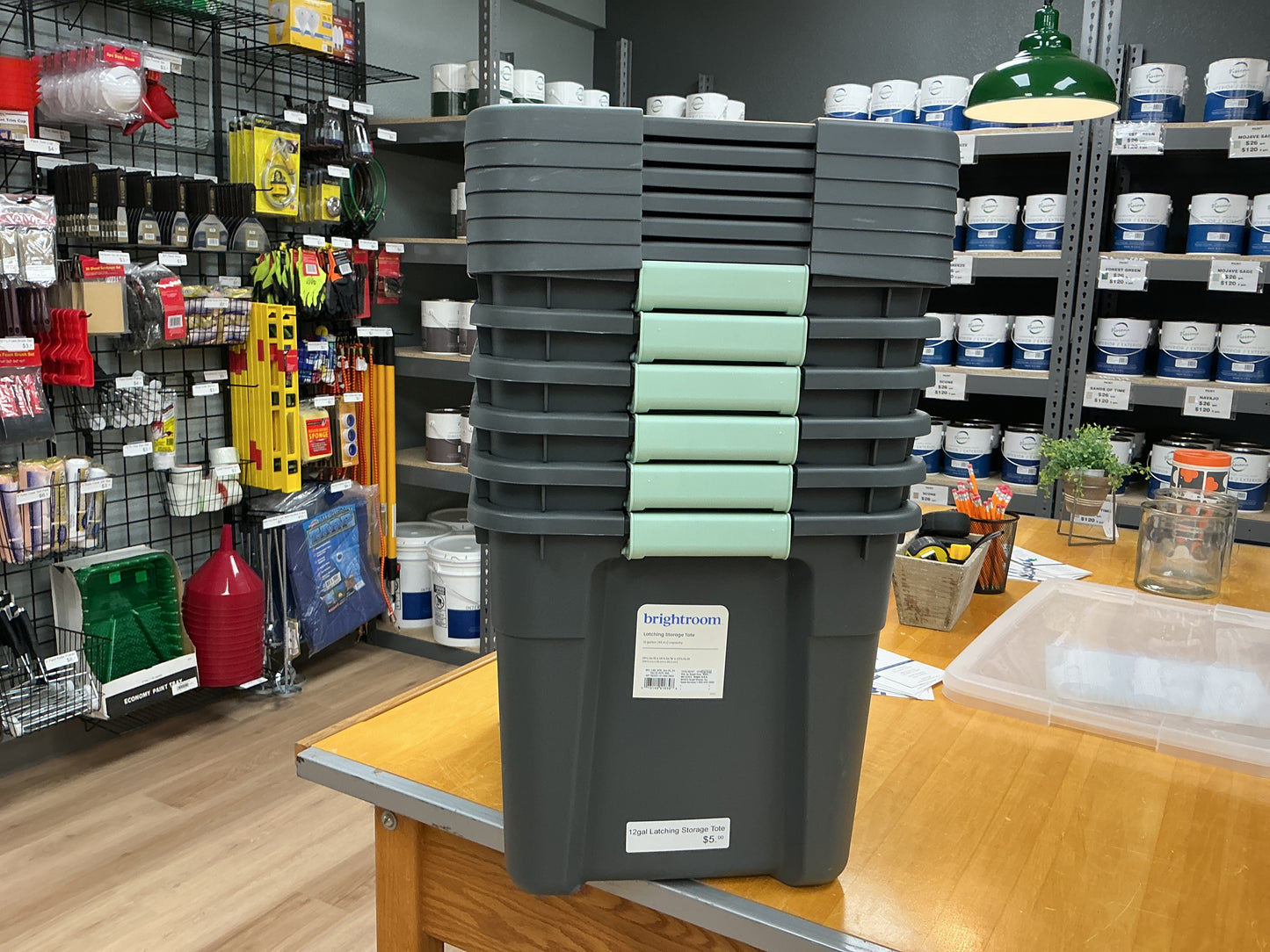 12gal Latching Storage Tote