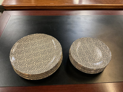 Black & White Stoneware Set (9 Pc)