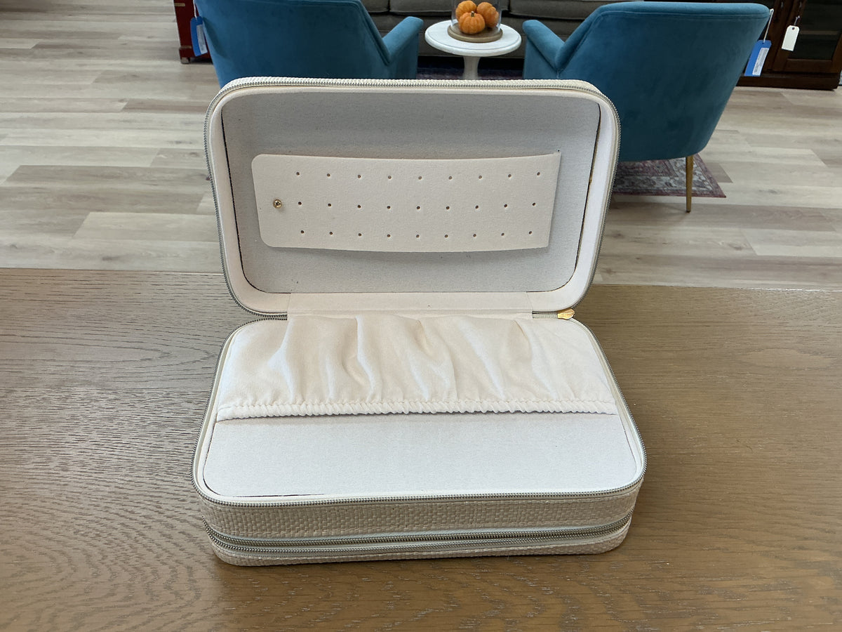 Straw-Textured Jewelry Box