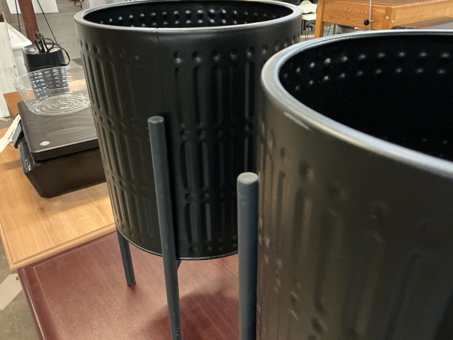 Ridge Textured Metal Pedestal Planter