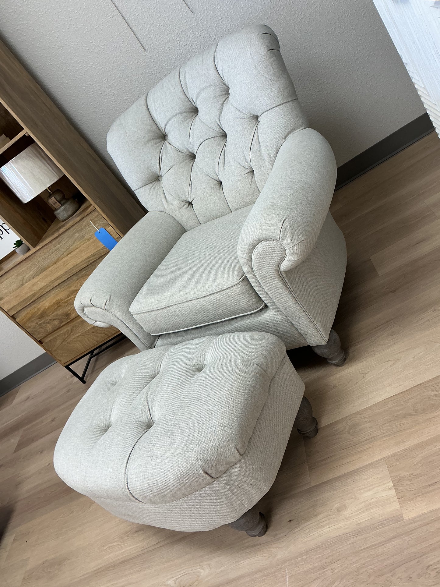 Truscott Tufted Club Chair w/Ottoman